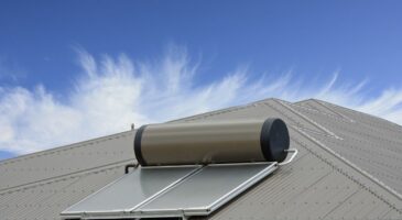 Chauffe-eau solaire : découvrez les 4 meilleurs modèles de 2022 !