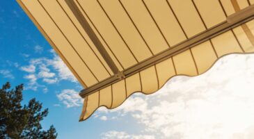 Ce lève-store innovant va vous faciliter la pose des stores !